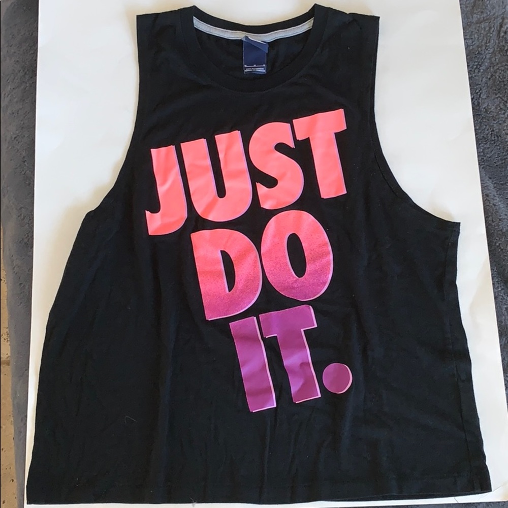 Women’s Nike sports Top